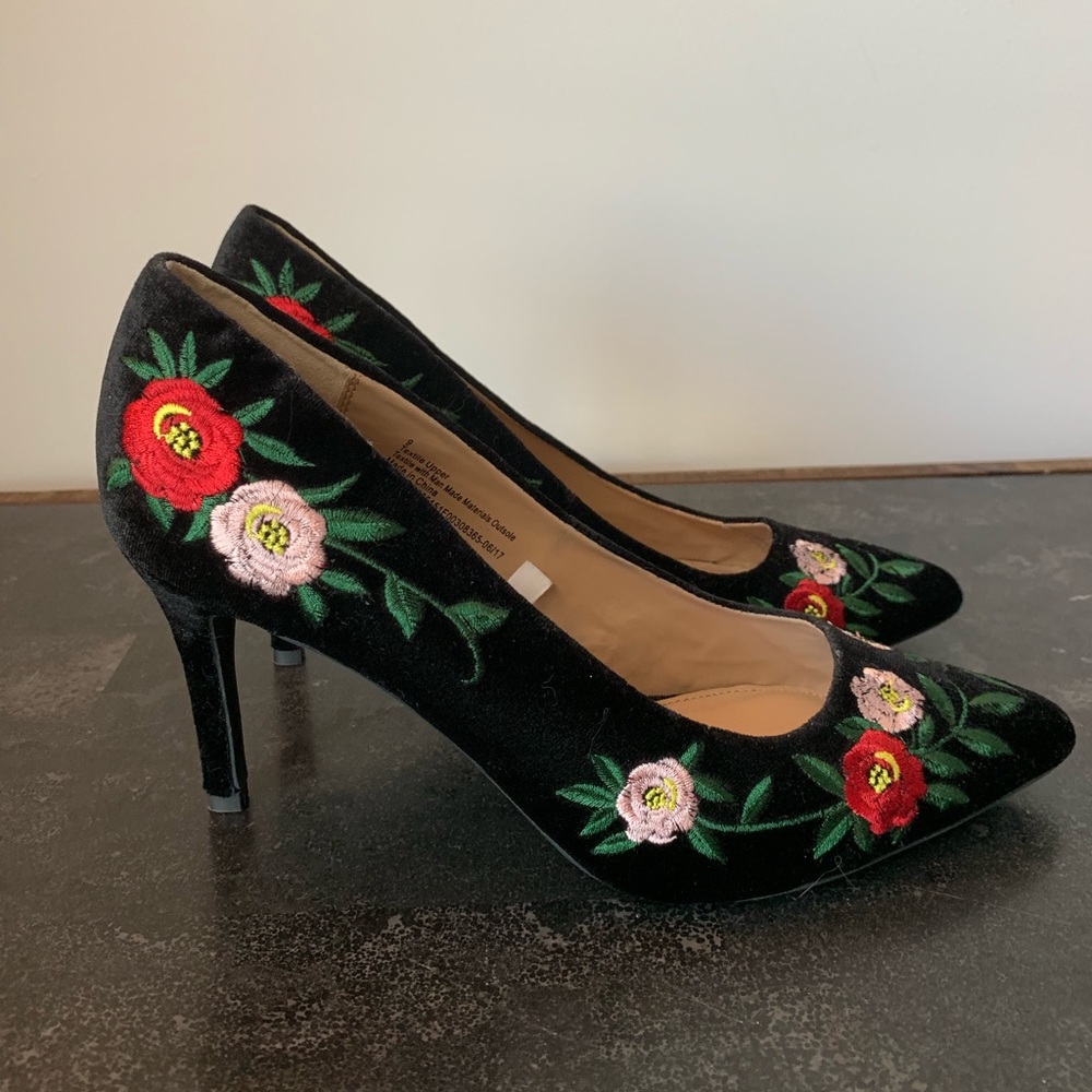 Black embroidered heels